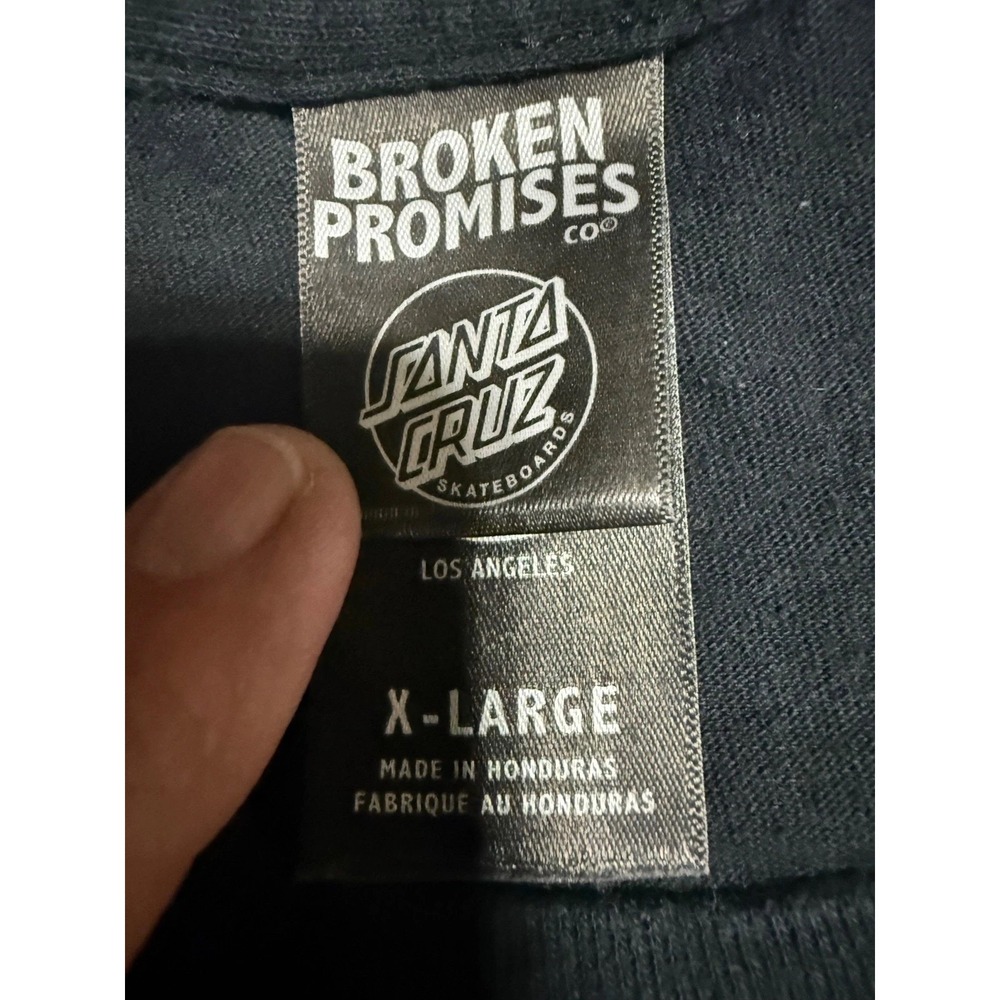 Broken‎ Promises Santa Cruz Skate Streetwear Tee Mens XL Gothic Pinup - Picture 3 of 8